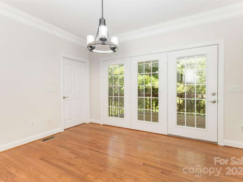 8300 Loma Linda Lane, Waxhaw, NC 28173.  MLS# CAR4286196, YatesRealty ID 32524. 