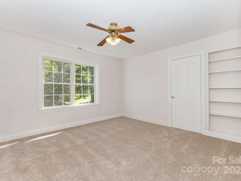 8300 Loma Linda Lane, Waxhaw, NC 28173.  MLS# CAR4286196, YatesRealty ID 32524. 