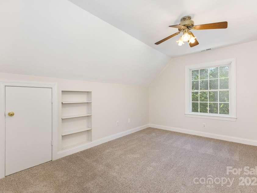 8300 Loma Linda Lane, Waxhaw, NC 28173.  MLS# CAR4286196, YatesRealty ID 32524. 