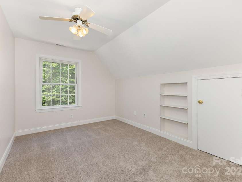 8300 Loma Linda Lane, Waxhaw, NC 28173.  MLS# CAR4286196, YatesRealty ID 32524. 