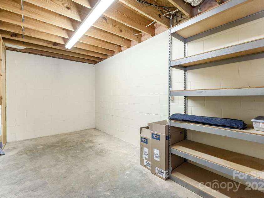 8300 Loma Linda Lane, Waxhaw, NC 28173.  MLS# CAR4286196, YatesRealty ID 32524. 