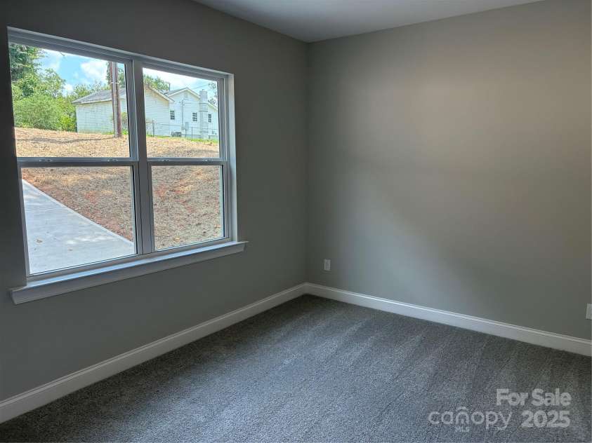 1005 Donohoe Road, Gastonia, NC 28052.  MLS# CAR4289299, YatesRealty ID 32525. 