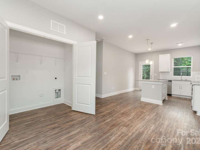 1005 Donohoe Road, Gastonia, NC 28052.  MLS# CAR4307783, YatesRealty ID 32525. 