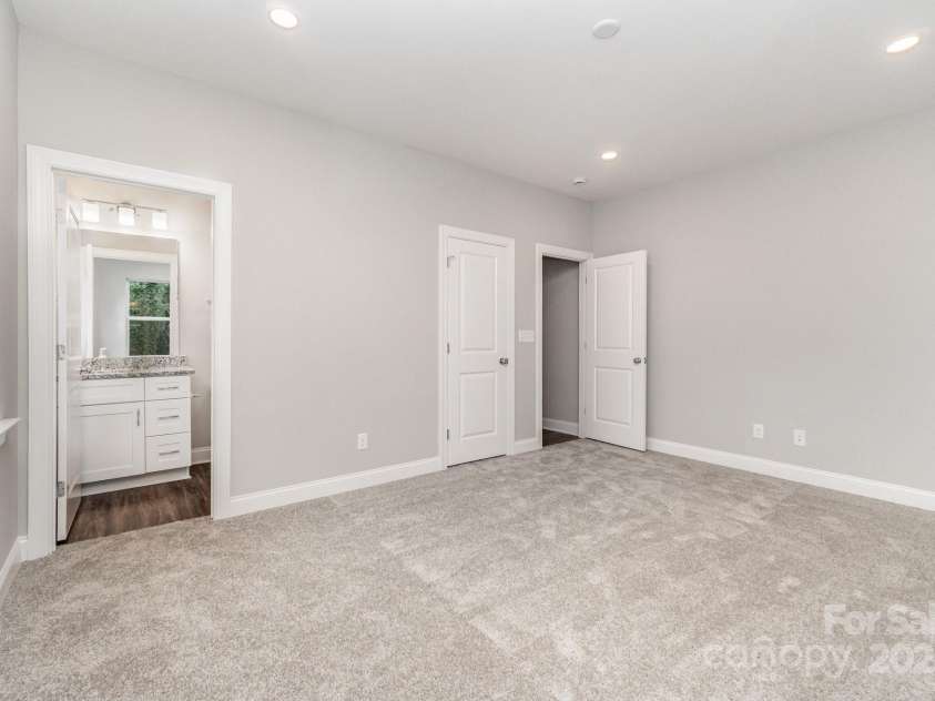 1005 Donohoe Road, Gastonia, NC 28052.  MLS# CAR4307783, YatesRealty ID 32525. 