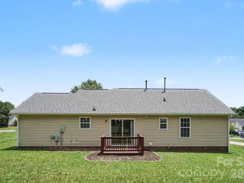 9937 Austin Samuel Place, Charlotte, NC 28214.  MLS# CAR4395056, YatesRealty ID 32525. 