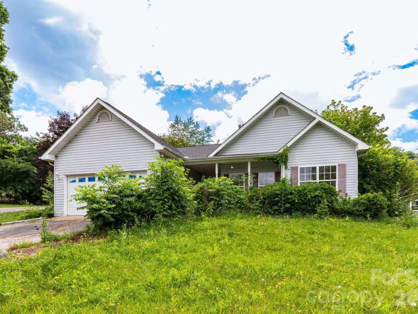5 Carter View, Arden, NC 28704.  MLS# CAR4394931, YatesRealty ID 32527. 