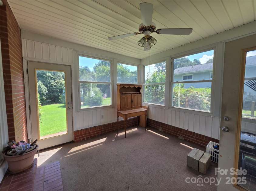 606 Dartmouth Drive, Gastonia, NC 28054.  MLS# CAR4277528, YatesRealty ID 32527. 