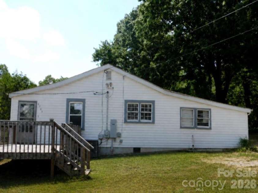 4749 Crowders Crest Drive, Gastonia, NC 28052.  MLS# CAR4378391, YatesRealty ID 32529. 