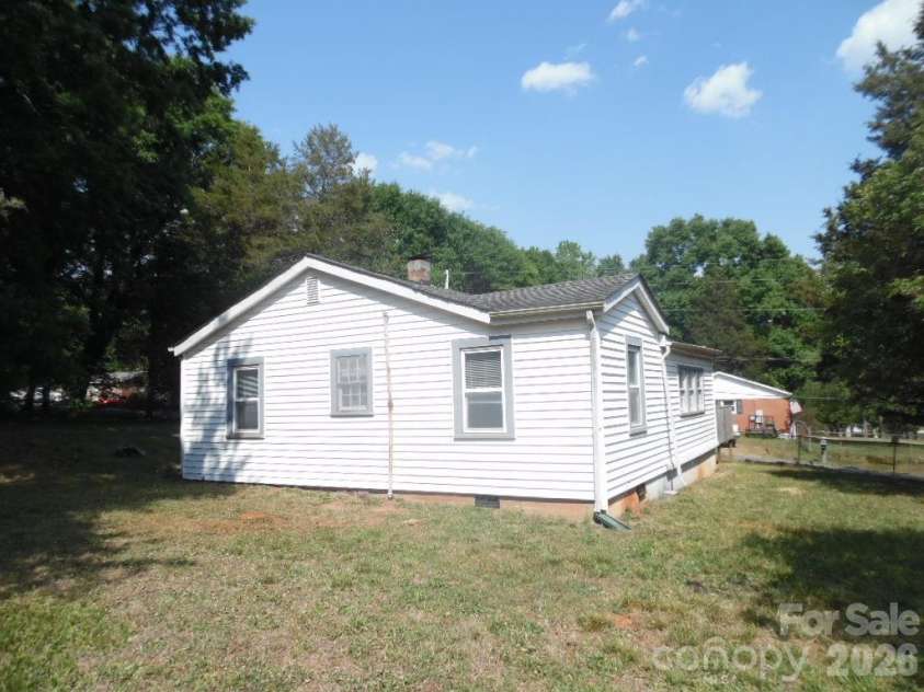 4749 Crowders Crest Drive, Gastonia, NC 28052.  MLS# CAR4378391, YatesRealty ID 32529. 