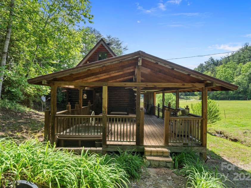 1154 WOODROW Place, Lenoir, NC 28645.  MLS# CAR4250503, YatesRealty ID 3253. 