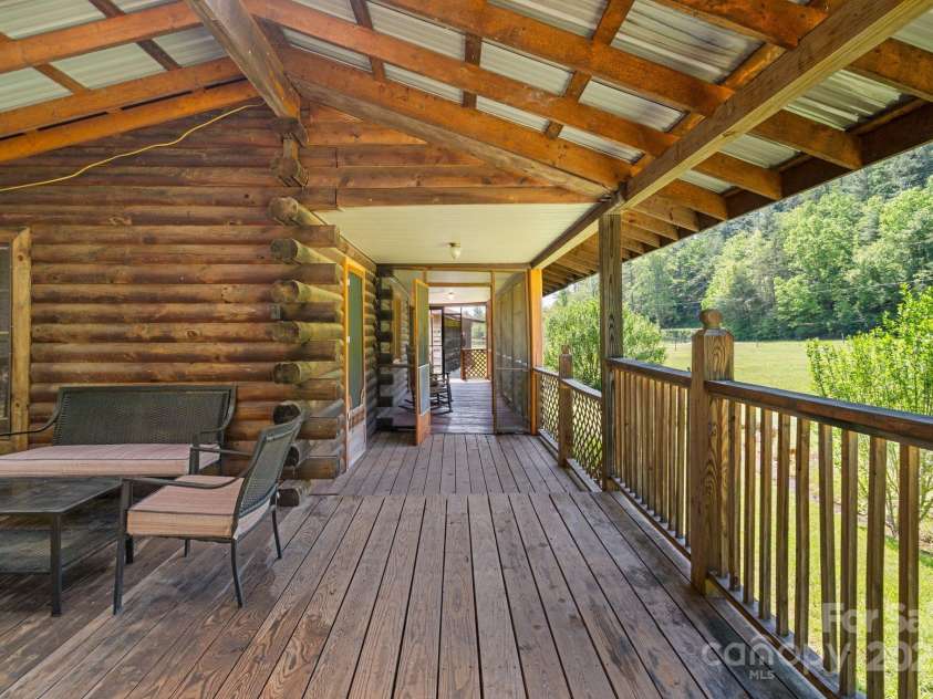 1154 WOODROW Place, Lenoir, NC 28645.  MLS# CAR4250503, YatesRealty ID 3253. 