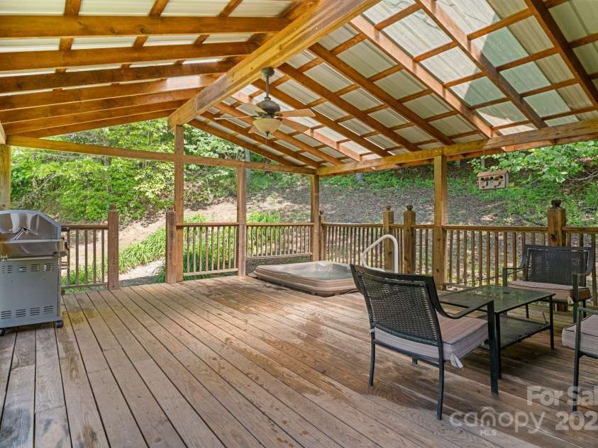 1154 WOODROW Place, Lenoir, NC 28645.  MLS# CAR4250503, YatesRealty ID 3253. 