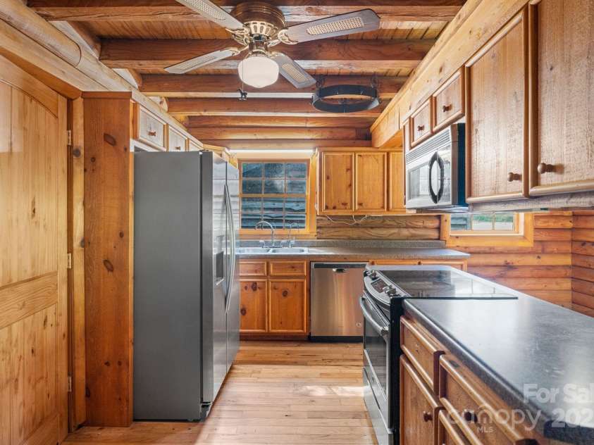 1154 WOODROW Place, Lenoir, NC 28645.  MLS# CAR4250503, YatesRealty ID 3253. 