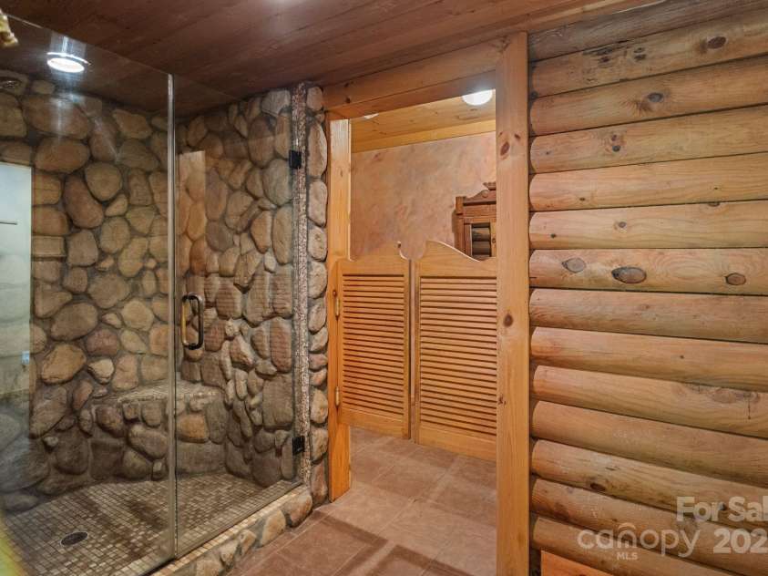 1154 WOODROW Place, Lenoir, NC 28645.  MLS# CAR4250503, YatesRealty ID 3253. 