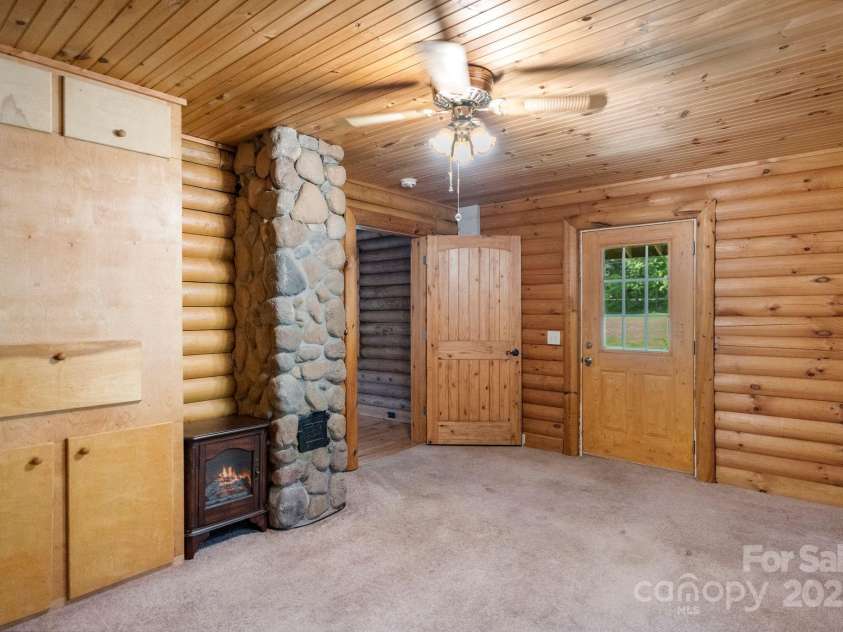 1154 WOODROW Place, Lenoir, NC 28645.  MLS# CAR4250503, YatesRealty ID 3253. 