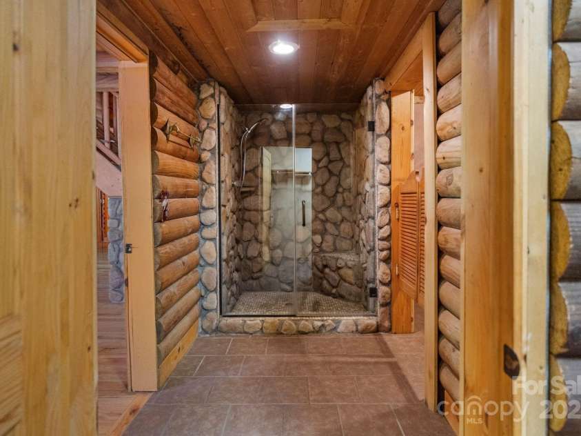 1154 WOODROW Place, Lenoir, NC 28645.  MLS# CAR4250503, YatesRealty ID 3253. 