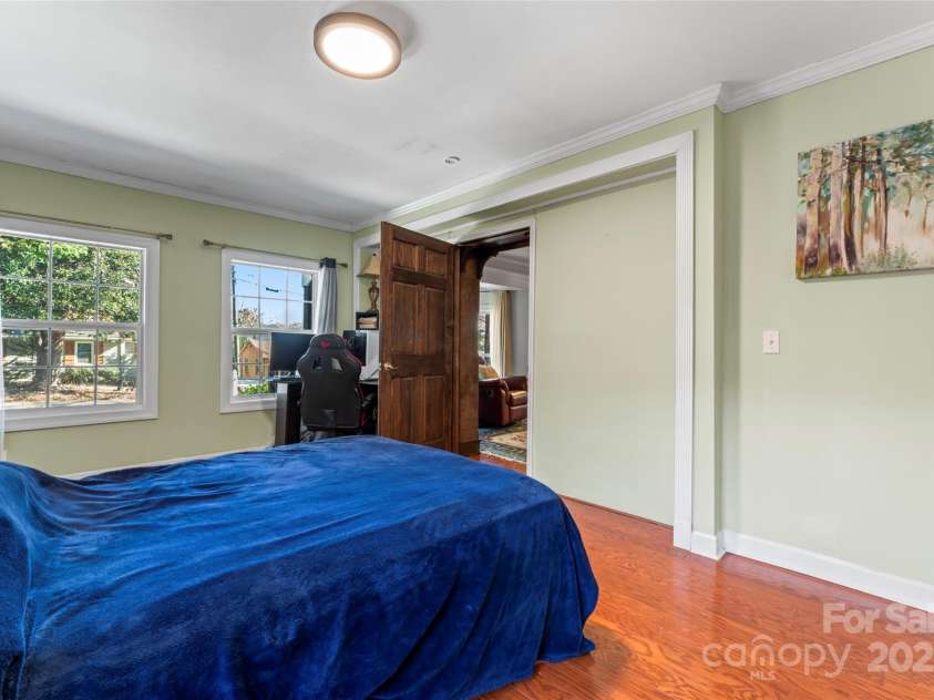 138 Wyanoke Avenue, Charlotte, NC 28205.  MLS# CAR4197960, YatesRealty ID 3253. 