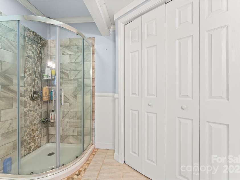 138 Wyanoke Avenue, Charlotte, NC 28205.  MLS# CAR4197960, YatesRealty ID 3253. 