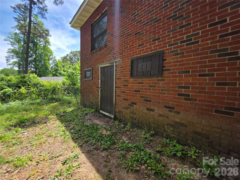 4268 Vincent Street, Kannapolis, NC 28081.  MLS# CAR4380887, YatesRealty ID 32530. 