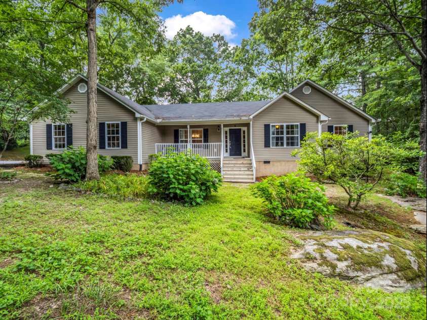 636 Shawn Rachel Parkway, Hendersonville, NC 28792.  MLS# CAR4241804, YatesRealty ID 32530. 