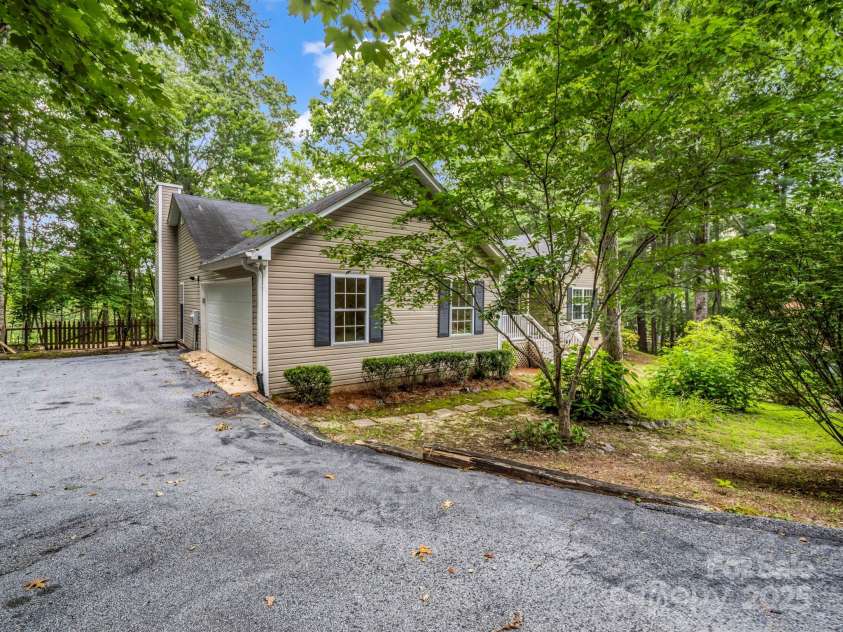 636 Shawn Rachel Parkway, Hendersonville, NC 28792.  MLS# CAR4241804, YatesRealty ID 32530. 