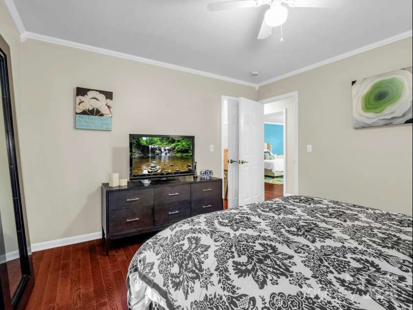 636 Shawn Rachel Parkway, Hendersonville, NC 28792.  MLS# CAR4241804, YatesRealty ID 32530. 