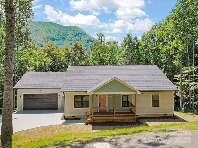255 Davy Crockett Drive, Maggie Valley, NC 28785.  MLS# CAR4279702, YatesRealty ID 32531. 