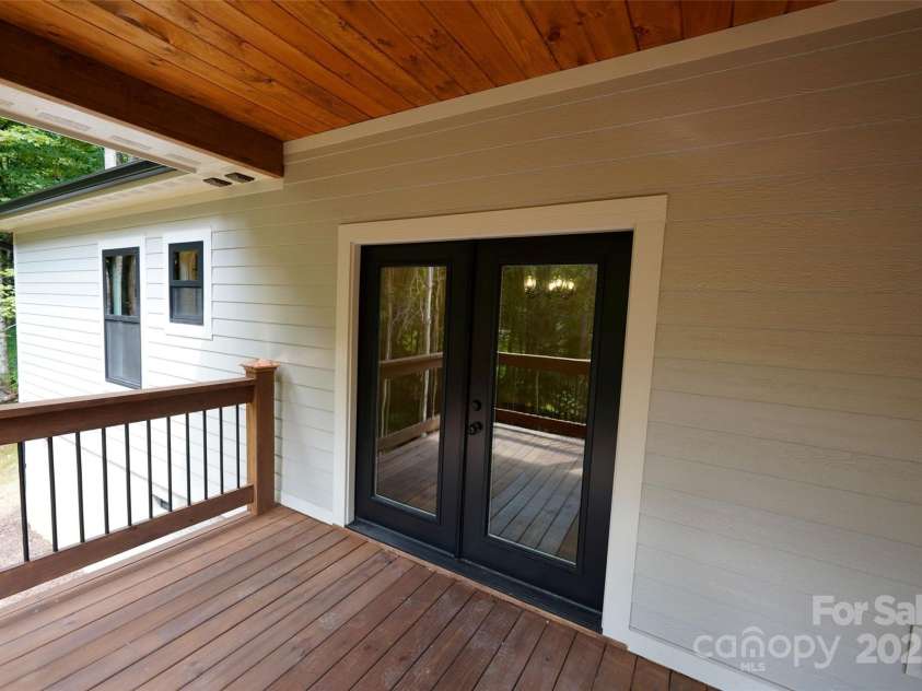 255 Davy Crockett Drive, Maggie Valley, NC 28785.  MLS# CAR4279702, YatesRealty ID 32531. 