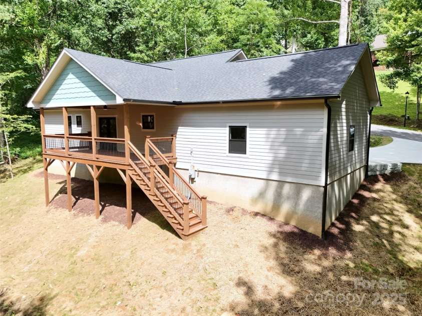 255 Davy Crockett Drive, Maggie Valley, NC 28785.  MLS# CAR4279702, YatesRealty ID 32531. 