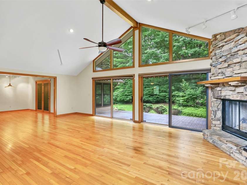 300 Ethan Pond Way, Hendersonville, NC 28791.  MLS# CAR4390703, YatesRealty ID 32532. 