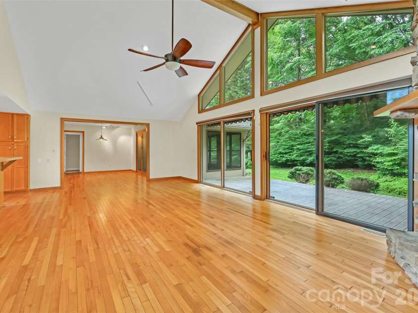 300 Ethan Pond Way, Hendersonville, NC 28791.  MLS# CAR4390703, YatesRealty ID 32532. 