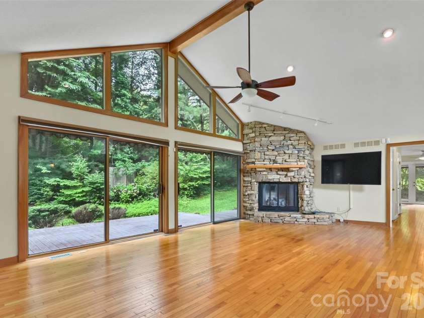 300 Ethan Pond Way, Hendersonville, NC 28791.  MLS# CAR4390703, YatesRealty ID 32532. 