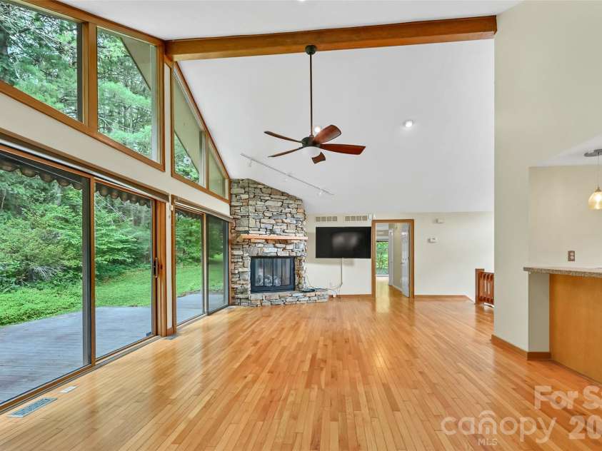 300 Ethan Pond Way, Hendersonville, NC 28791.  MLS# CAR4390703, YatesRealty ID 32532. 