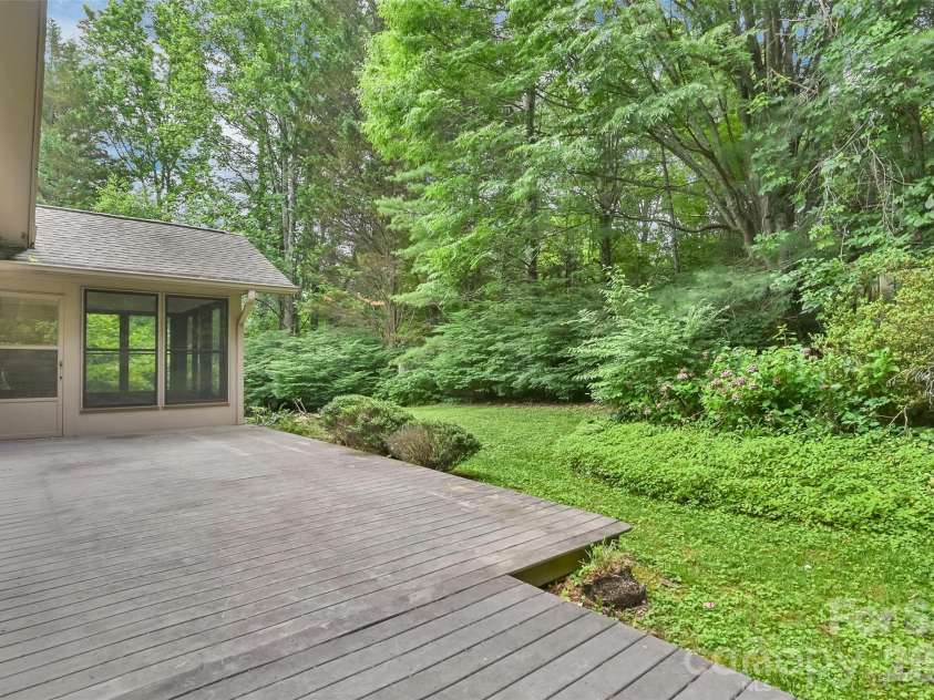 300 Ethan Pond Way, Hendersonville, NC 28791.  MLS# CAR4390703, YatesRealty ID 32532. 