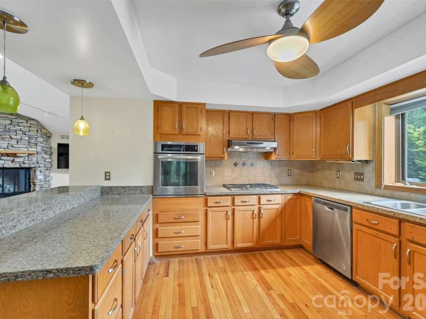 300 Ethan Pond Way, Hendersonville, NC 28791.  MLS# CAR4390703, YatesRealty ID 32532. 