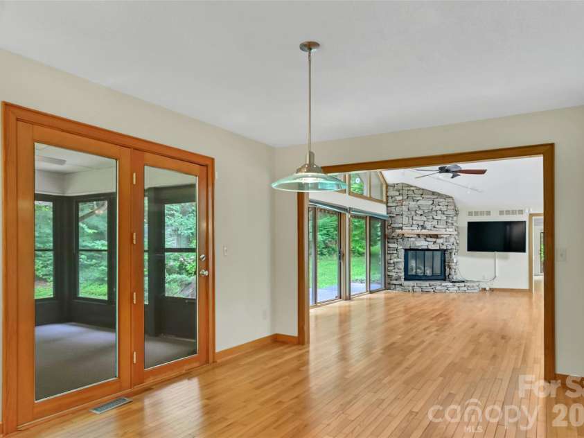 300 Ethan Pond Way, Hendersonville, NC 28791.  MLS# CAR4390703, YatesRealty ID 32532. 