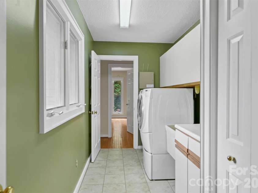 300 Ethan Pond Way, Hendersonville, NC 28791.  MLS# CAR4390703, YatesRealty ID 32532. 