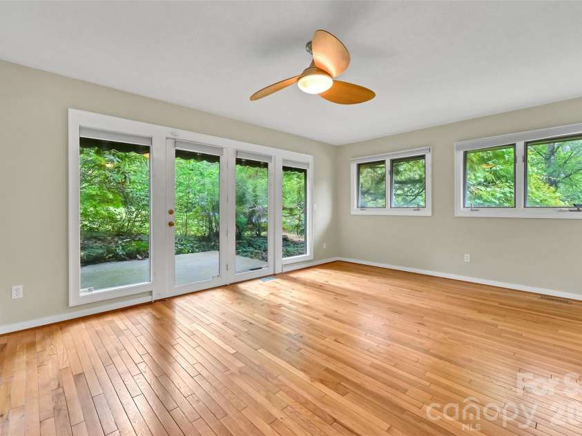 300 Ethan Pond Way, Hendersonville, NC 28791.  MLS# CAR4390703, YatesRealty ID 32532. 