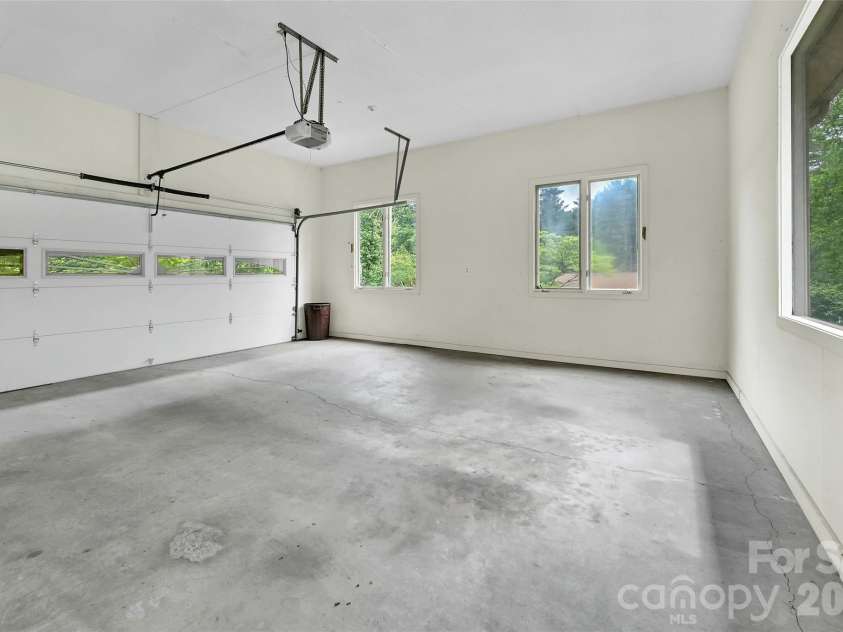 300 Ethan Pond Way, Hendersonville, NC 28791.  MLS# CAR4390703, YatesRealty ID 32532. 