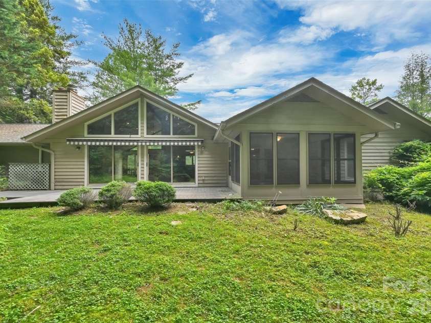 300 Ethan Pond Way, Hendersonville, NC 28791.  MLS# CAR4390703, YatesRealty ID 32532. 