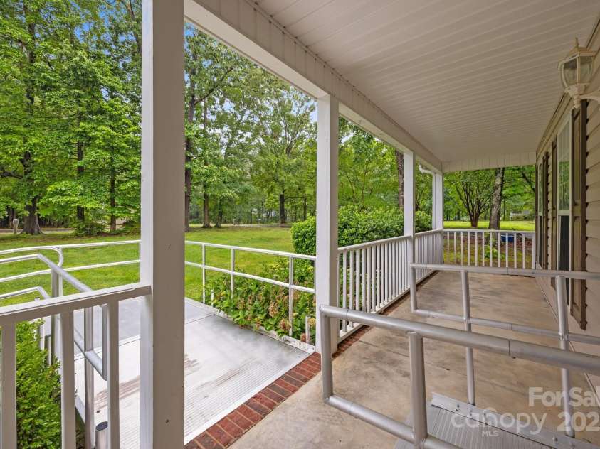 3039 Paraham Road, York, SC 29745.  MLS# CAR4226264, YatesRealty ID 32533. Front full length porch