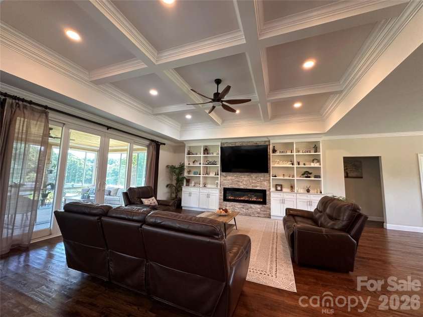7302 Tesh Road, Monroe, NC 28110.  MLS# CAR4395848, YatesRealty ID 32533. Living room