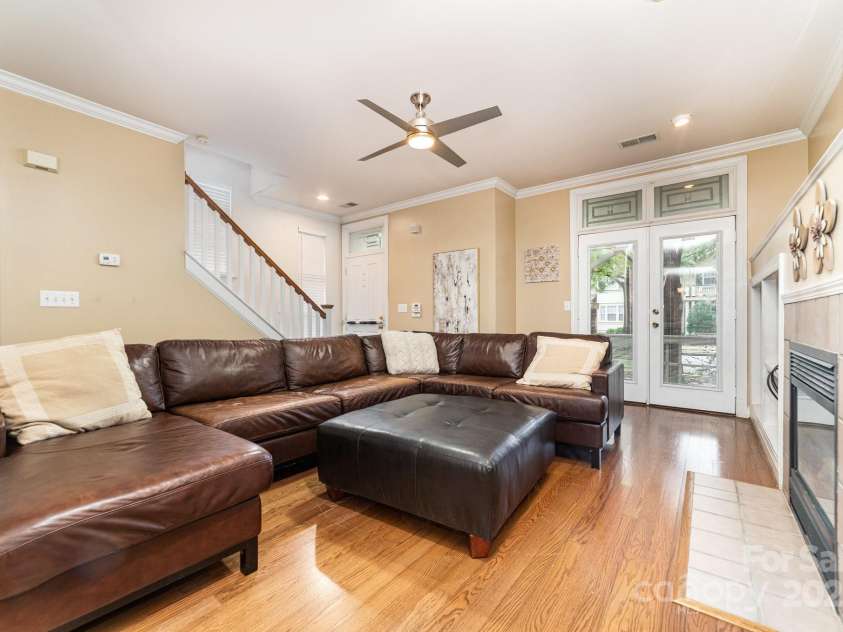 510 Alexander Street, Charlotte, NC 28202.  MLS# CAR4289592, YatesRealty ID 32536. 