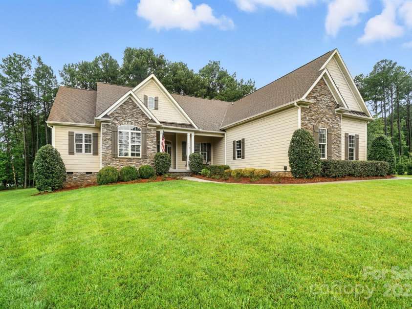 119 Cedar Branch Court, Mooresville, NC 28117.  MLS# CAR4289673, YatesRealty ID 32537. 