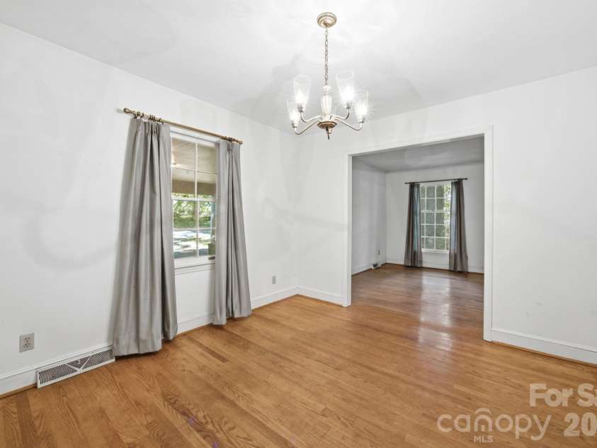 8801 Holiday Drive, Charlotte, NC 28215.  MLS# CAR4394850, YatesRealty ID 32537. 
