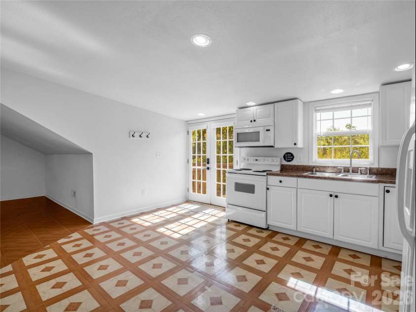 138 Elliott Lane, Rutherfordton, NC 28139.  MLS# CAR4394425, YatesRealty ID 32538. 