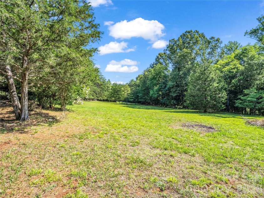 138 Elliott Lane, Rutherfordton, NC 28139.  MLS# CAR4394425, YatesRealty ID 32538. 