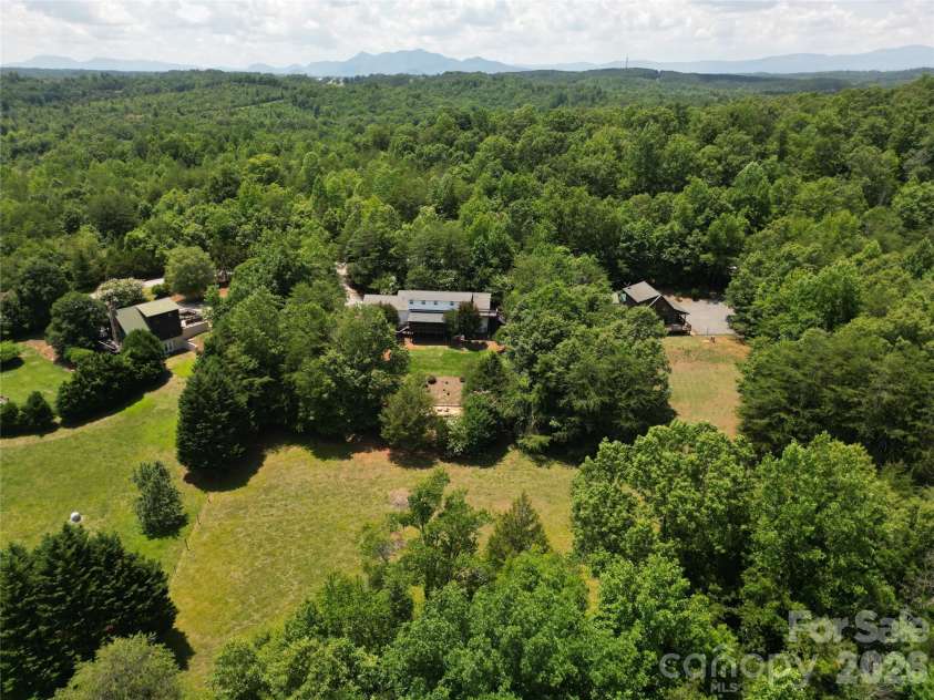 138 Elliott Lane, Rutherfordton, NC 28139.  MLS# CAR4394425, YatesRealty ID 32538. 
