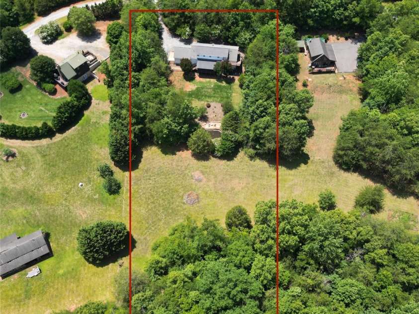 138 Elliott Lane, Rutherfordton, NC 28139.  MLS# CAR4394425, YatesRealty ID 32538. 
