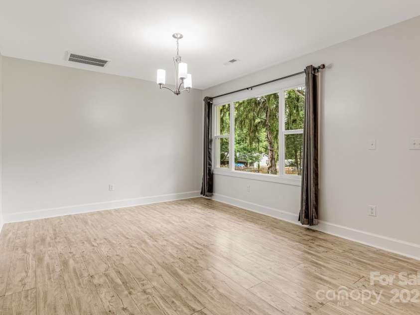 230 Northwest Avenue, Swannanoa, NC 28778.  MLS# CAR4292733, YatesRealty ID 32538. 